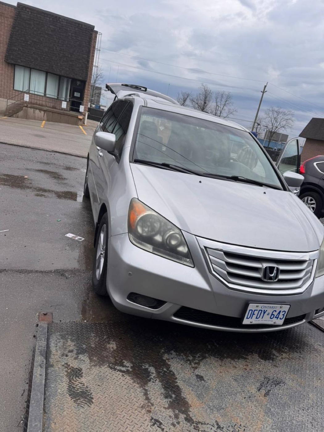 Freshly detailed silver Honda Odyssey exterior in Mississauga